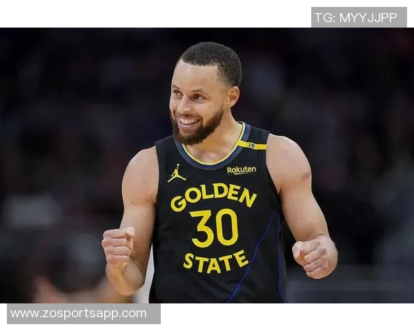 库里三分球命中数突破20个成为本赛季联盟首位达成此成就的球员